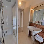 Anthea 3* Garda (Verona)