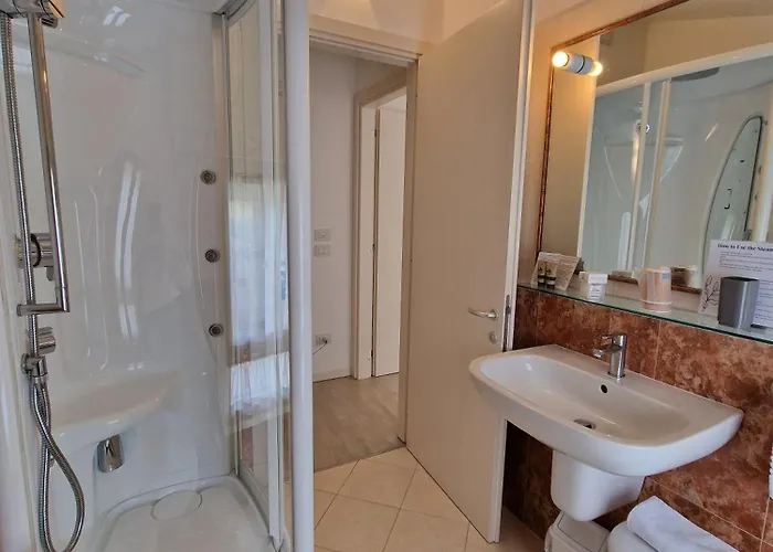 Anthea 3* Garda (Verona)
