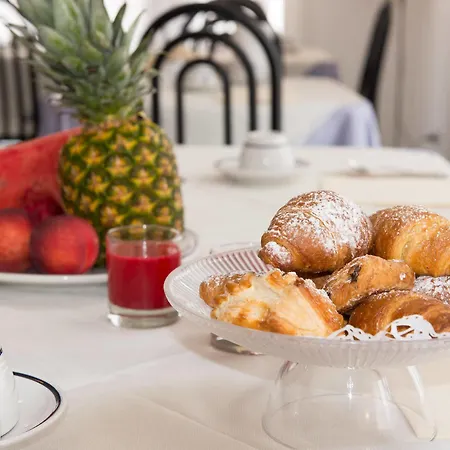 Anthea 3* גארדה