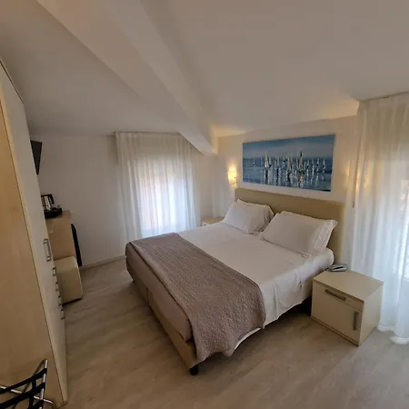 Hotel Anthea 3*