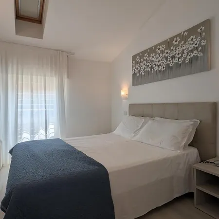 Anthea 3* Garda